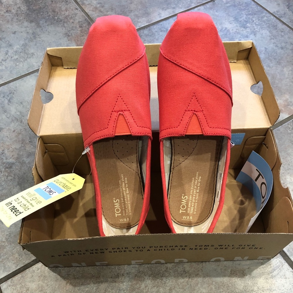 Toms